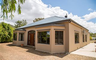 6 Bedroom House in Napier
