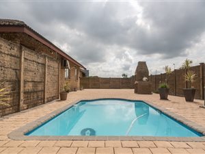 3 Bed Apartment in Arboretum