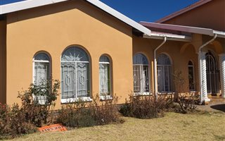 3 Bedroom House in Lenasia South