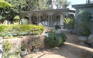 4 Bedroom House in Die Wilgers