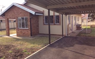 3 Bedroom House in Manor