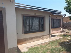 2 Bed House in Tsakane