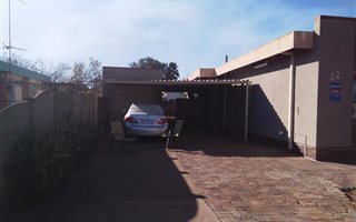 3 Bedroom House in Vanderbijlpark CE5