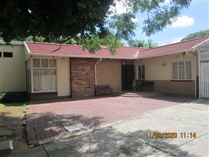 4 Bed House in Lombardy East
