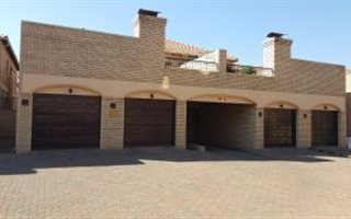 2 Bedroom Townhouse in Farrarmere