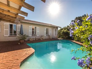 3 Bed House in Manor Gardens