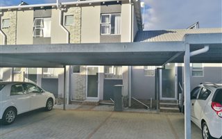 2 Bedroom House in Overbaakens