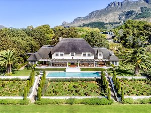 4 Bed House in Constantia Upper