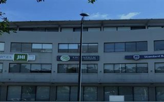 579 m² Commercial space in New Town Centre