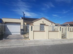 3 Bedroom House in Strandfontein