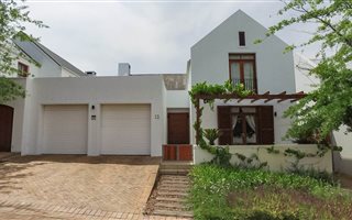 4 Bedroom House in De Zalze