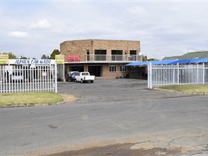 1724 m² Commercial space in Witfield