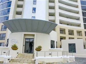 3 Bedroom Apartment in Strand South
