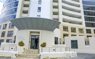 3 Bedroom Apartment in Strand South