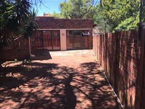 10 Bed House in Universitas
