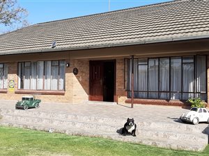 4 Bed House in Cinderella