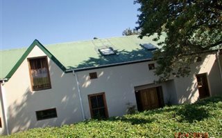 4 Bedroom House in Wellington Open Space