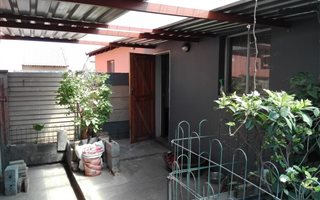 2 Bedroom House in Vanderbijlpark CE3
