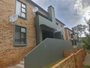 2 Bed Apartment in Helderkruin