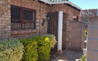 2 Bedroom Townhouse in Lorraine