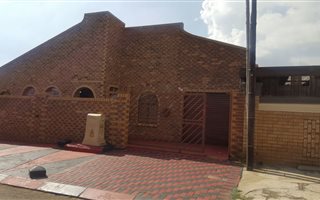 2 Bedroom House in Soweto Central