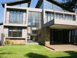 4 Bed House in Waterfall Country Village