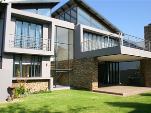 4 Bed House in Waterfall Country Village