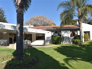 220 m² Office Space in Douglasdale