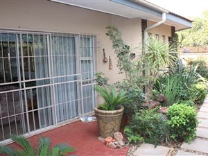 3 Bed House in Lindequesdrif