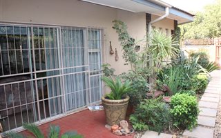 3 Bedroom House in Lindequesdrif