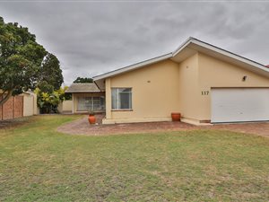 4 Bed House in Parow North