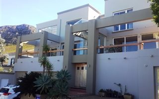 6 Bedroom House in Hermanus Heights