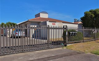 3 Bedroom Townhouse in Bloubergstrand