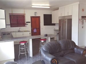10 Bed House in Birdswood