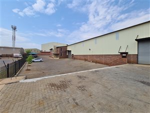 1811 m² Industrial space in Monavoni