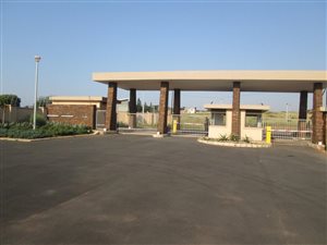 684 m² Land available in Tongaat Beach