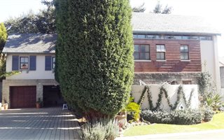 4 Bedroom Townhouse in Kensington