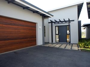 3 Bed Simplex in Palm Lakes Estate