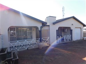 3 Bed House in Lotus Park
