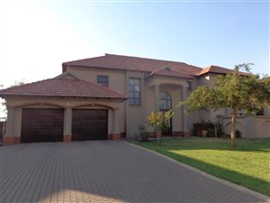 6 Bed House in Midfield Estate