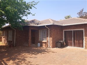 3 Bed House in Riamarpark