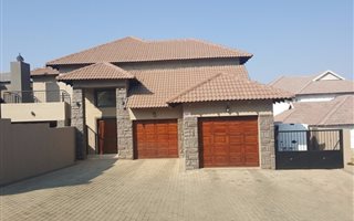 5 Bedroom House in Homes Haven