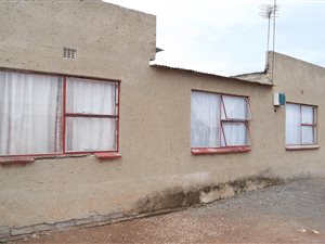 2 Bed House in Lakeside