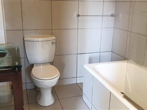 2 Bed Apartment in Jackal Creek Golf Estate