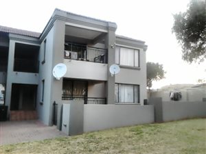 2 Bed Townhouse in Ruimsig