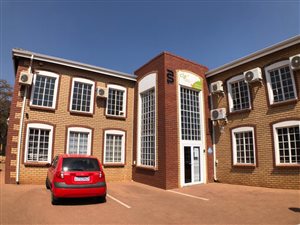 737 m² Industrial space in Highveld