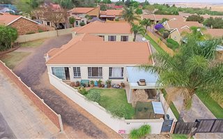 3 Bedroom House in Thatchfield