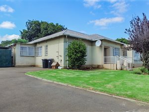 3 Bed House in Selection Park
