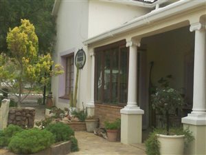 6 Bed House in Victoria West