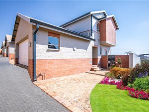 3 Bed Cluster in The Hills